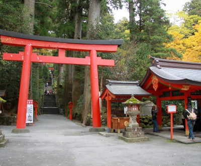 Hakone-jinja, Entrée du sanctuaire