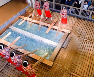 Kusatsu, cérémonie traditionnelle du Yumomi