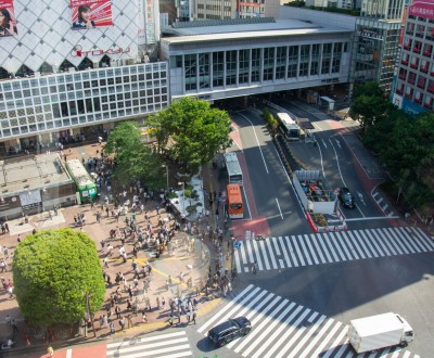 Vue sur le carrefour de Shibuya depuis l'observatoire de Shibuya Magnet