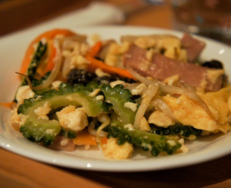 Archipel d'Okinawa, spécialité locale Goya Chanpuru à Naha Archipel d'Okinawa, spécialité locale Goya Chanpuru à Naha