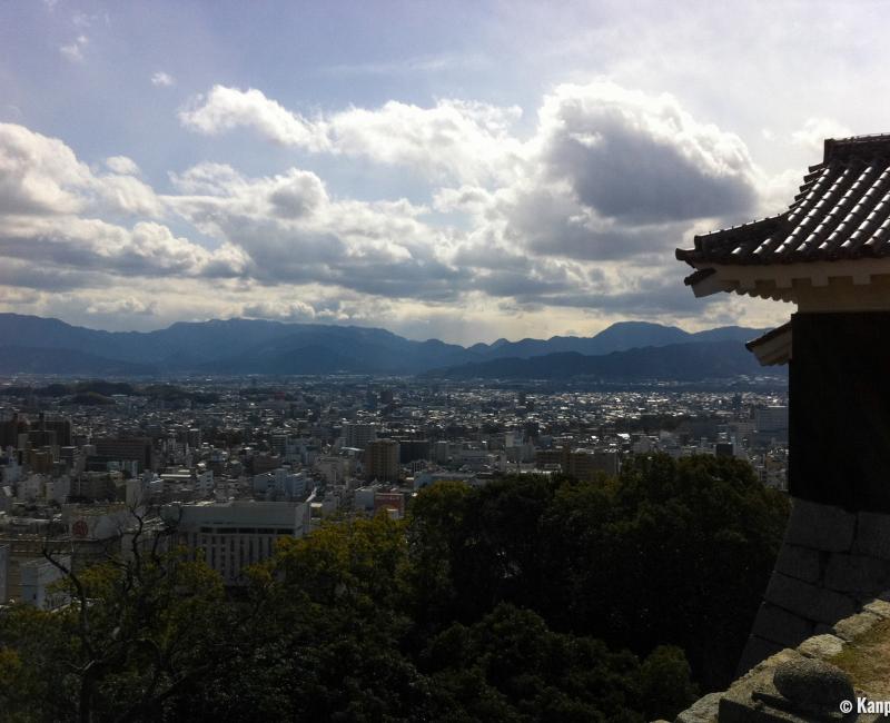 Shikoku, préfecture d'Ehime, vue du château de Matsuyama Shikoku, préfecture d'Ehime, vue du château de Matsuyama
