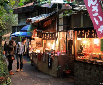 Parc de Minoh (Osaka), Echoppes et stands traditionnels de nourriture
