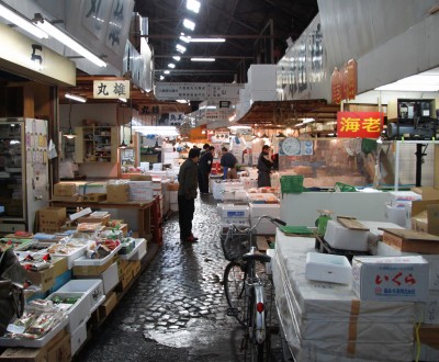 Marché aux poissons de Tsukiji, Vue des allées avant le déménagement