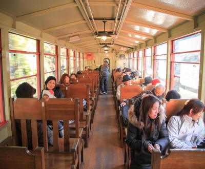 Train touristique Torokko Sagano (Kyoto), Vue intérieure d'une voiture