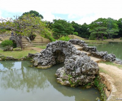 Shikina-en à Okinawa, Pont en corail typique