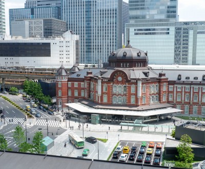 Vue sur la gare de Tokyo côté ouest depuis Marunouchi House
