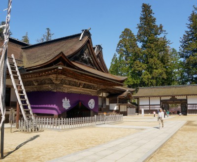 Kongobu-ji (Mont Koya), Vue sur Daigenkan et Kogenkan