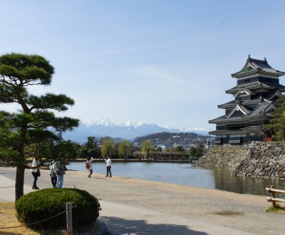 Matsumoto, vue sur les Alpes japonaises et le château