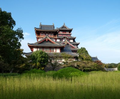 Parc du château de Fushimi-Momoyama à Kyoto, réplique des anciens pavillons féodaux