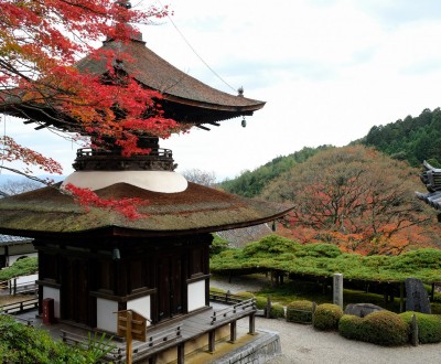 Yoshimine-dera à Kyoto, pagode Tahoto en automne