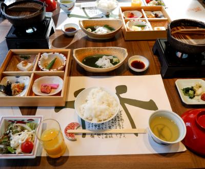 Matsuya Sensen à Awara Onsen (Fukui), petit-déjeuner traditionnel dans un ryokan