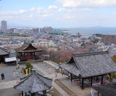 Vue panoramique sur Otsu et lac Biwa depuis Mii-dera