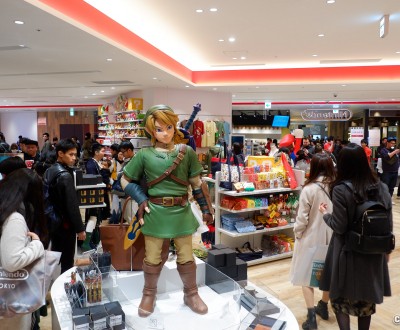 Magasin Nintendo TOKYO et statue Link au Shibuya PARCO