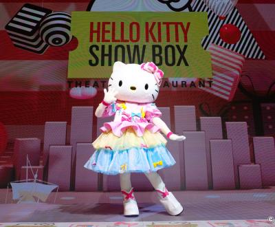 Hello Kitty Show Box (Awaji), spectacle Hello Kitty en personne