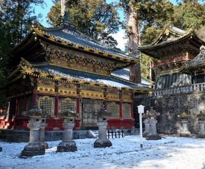 Toshogu à Nikko, pavillon Rinzo (bibliothèque sacrée de sutra) et la tour du tambour