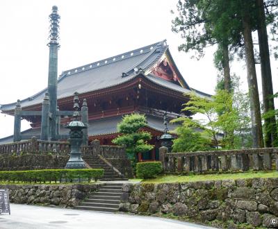 Rinno-ji (Nikko), tour Sorin-to et bâtiment principal Sanbutsudo 