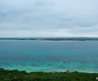 Observatoire du château de Ryugu (Kurima-jima), vue sur la plage Yonaha-Maehama de Miyako-jima