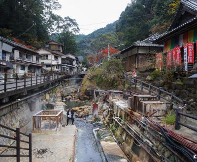 Yunomine Onsen (Kumano Kodo), vue sur le village et ses eaux chaudes