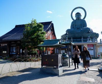 Takaoka (Toyama), temple Daibutsu-ji et statue de Bouddha en cuivre