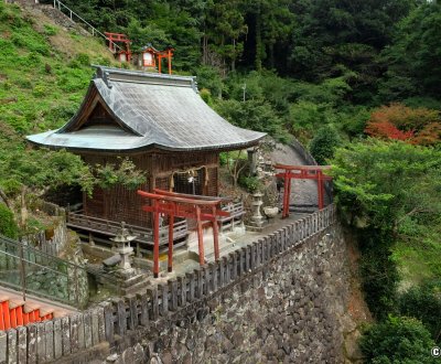 Yutoku Inari-jinja (Kashima, Saga), sanctuaire Iwamoto