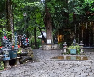 Oiwasan Nisseki-ji (Toyama), vue sur l'enceinte du temple