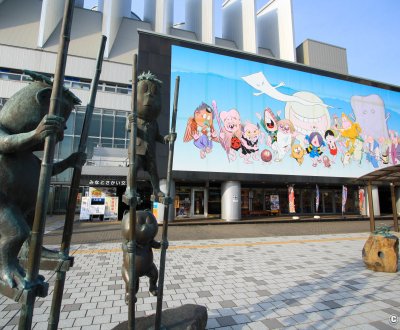 Sakaiminato (Tottori), gare JR décorée des personnages de manga et Yokai de Shigeru Mizuki