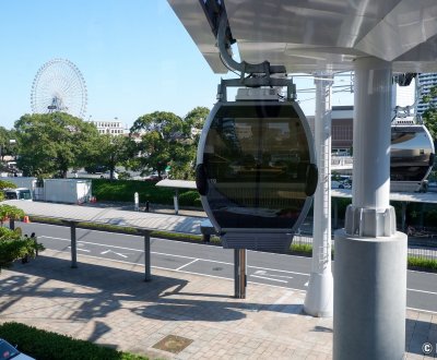 Yokohama Air Cabin, vue sur une cabine du téléphérique pendant le trajet aérien