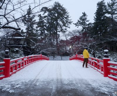 Hirosaki (Aomori), pont Sugi-no-Ohashi dans le parc du château