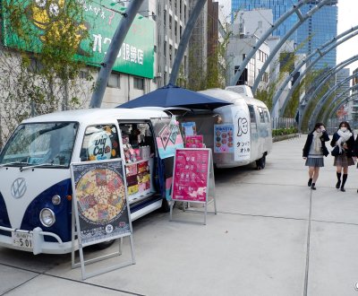 Parc Miyashita (Tokyo), food trucks sur le toit-terrasse