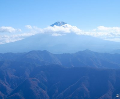 Tour en hélicoptère du Mont Fuji, vue aérienne sur la montagne sacrée en hiver