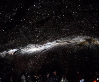 Tanegashima Light Festival, œuvre Super Planetarium - Cave of Stars ©Takayuki Ohira