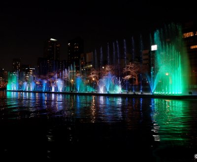 Osaka River Fantasy, spectacle de fontaines Water and Light Fountain Show sur la rivière Okawa