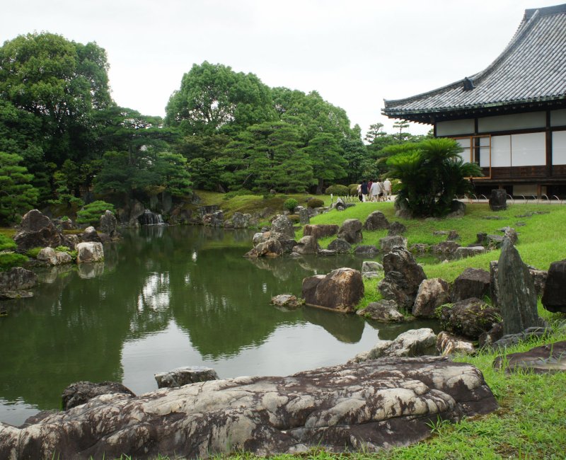 Château de Nijo (Kyoto), Etang du jardin Ninomaru