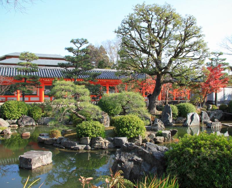 Sanjusangen-do à Kyoto, Jardin japonais dans l'enceinte du temple Sanjusangen-do à Kyoto, Jardin japonais dans l'enceinte du temple