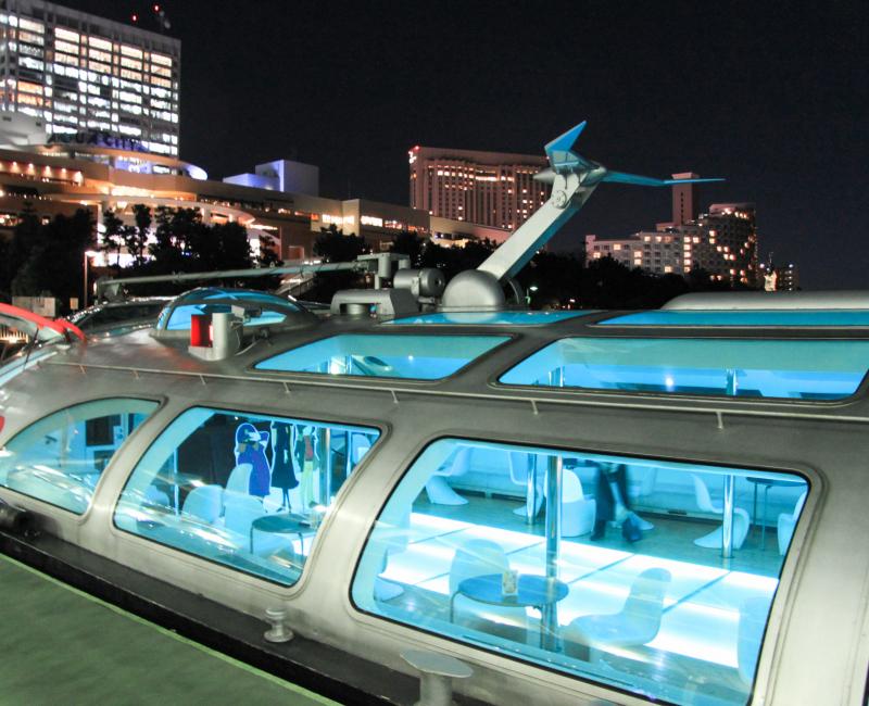 Croisière Himiko (Tokyo), éclairage de nuit du bateau