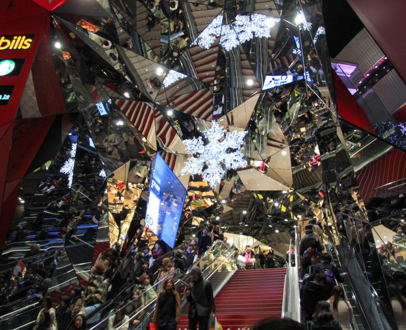 Avenue Omotesando (Tokyo), Entrée aux miroirs de Tokyu Plaza