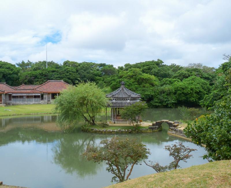 Shikina-en à Okinawa, Vue d'ensemble sur les constructions du jardin Shikina-en à Okinawa, Vue d'ensemble sur les constructions du jardin