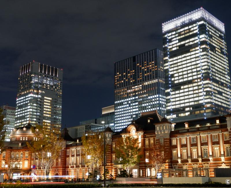 Gare de Tokyo côté Marunouchi, vue de nuit Gare de Tokyo côté Marunouchi, vue de nuit