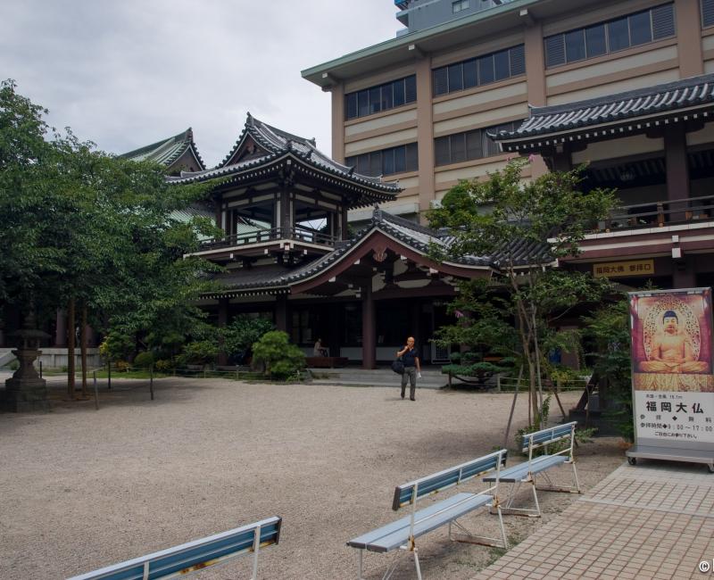 Tocho-ji (Fukuoka), Enceinte du temple et signalisation de la statue du Grand Bouddha Tocho-ji (Fukuoka), Enceinte du temple et signalisation de la statue du Grand Bouddha