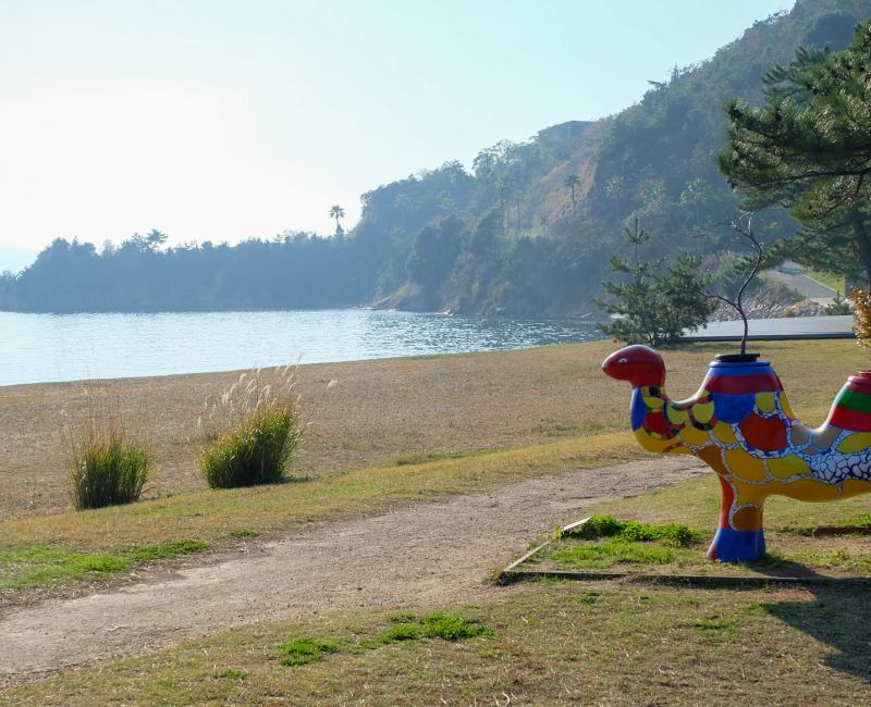 Naoshima, Sculpture Camel de Niki de Saint Phalle Naoshima, Sculpture Camel de Niki de Saint Phalle