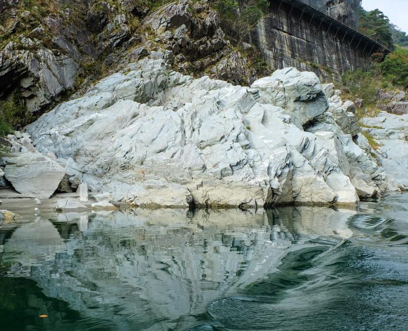 Gorges Oboke-Koboke (Shikoku), Vue sur la rivière Yoshino et ses berges 3 Gorges Oboke-Koboke (Shikoku), Vue sur la rivière Yoshino et ses berges 3