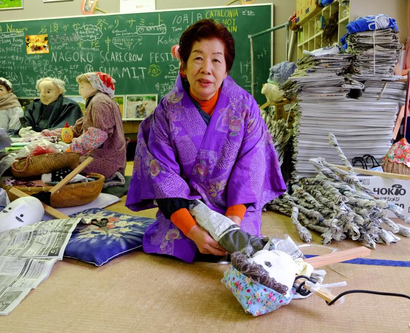 Kakashi no Sato, Madame Tsukimi fabriquant une poupée