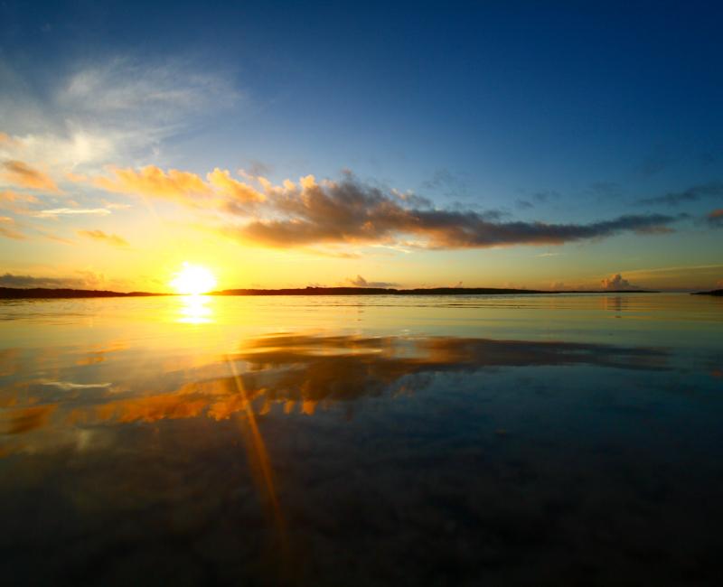 Ile de Kume-jima à Okinawa, Coucher de soleil sur l'océan Ile de Kume-jima à Okinawa, Coucher de soleil sur l'océan
