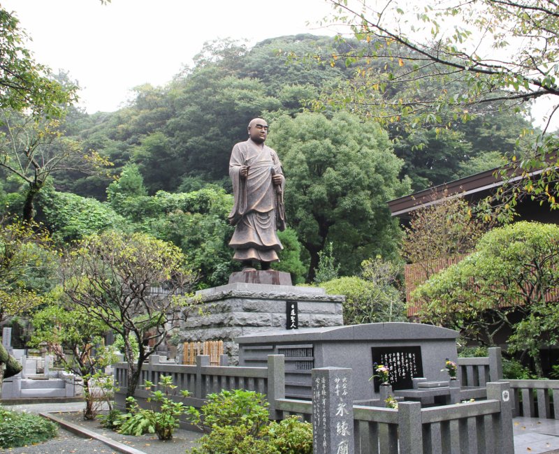 Myohon-ji (Kamakura), statue de Nichiren Myohon-ji (Kamakura), statue de Nichiren