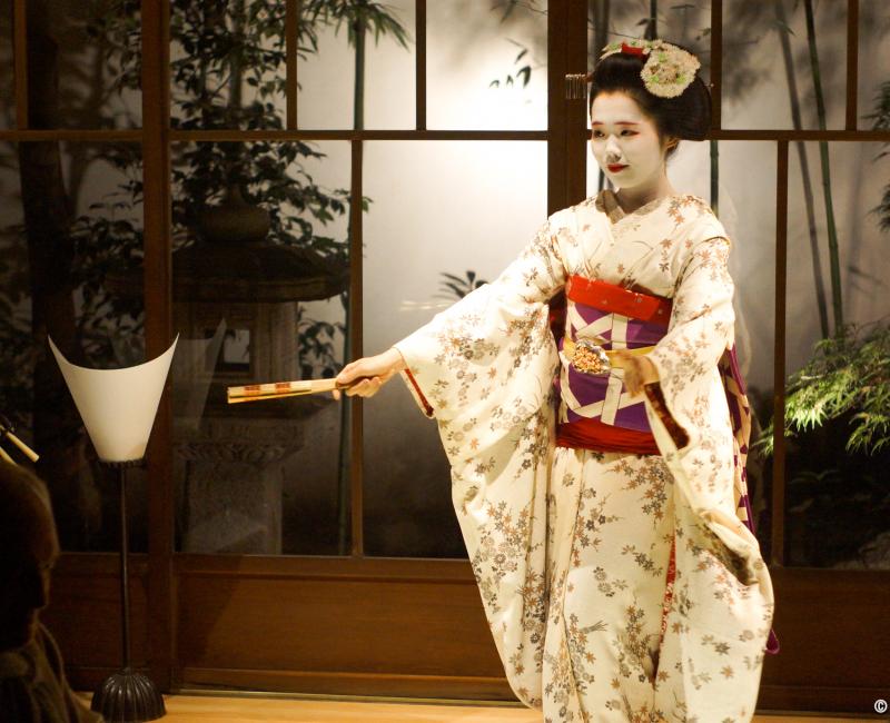 Maiko en cérémonie privée à Kyoto 2