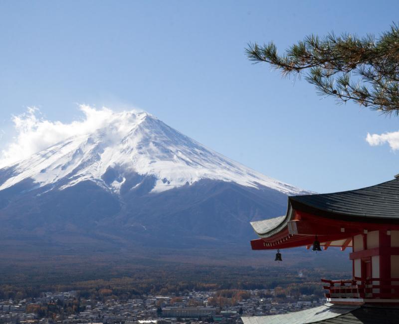 Fujiyoshida (Yamanashi), vue sur le Mont Fuji avec la pagode Chureito