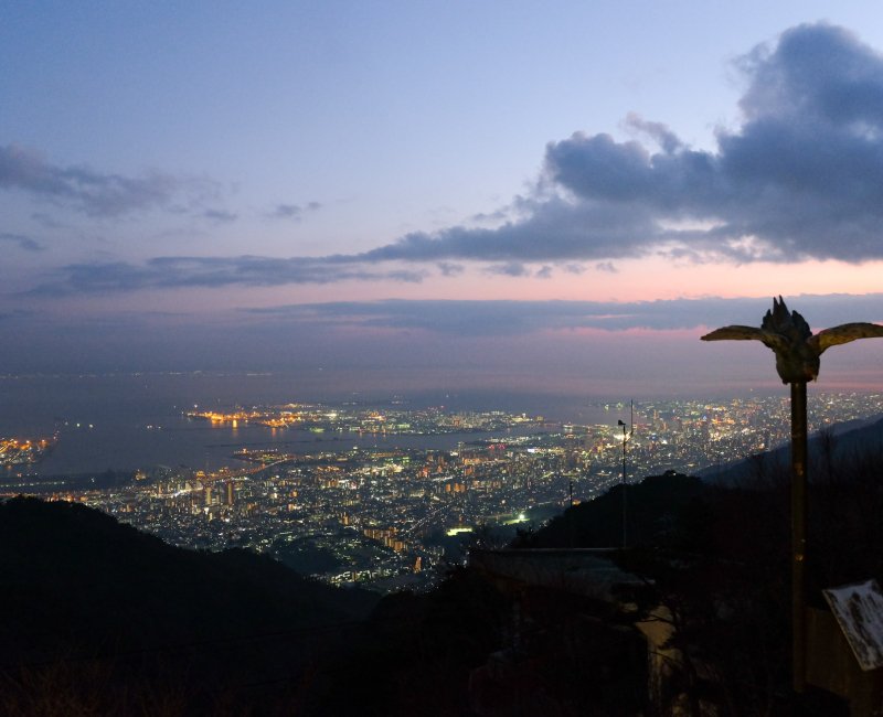 Mont Rokko (Hyogo), panorama nocturne sur la baie d'Osaka et le port de Kobe Mont Rokko (Hyogo), panorama nocturne sur la baie d'Osaka et le port de Kobe