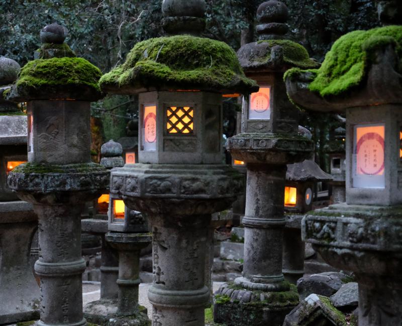 Nara, Kasuga Taisha, Setsubun Mantoro, Lanternes de pierre