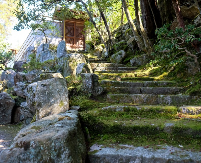 Porte séparant les zones de la Villa Shugaku-in à Kyoto