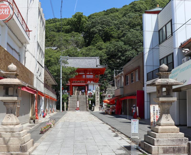 Entrée du Kimii-dera à Wakayama Entrée du Kimii-dera à Wakayama